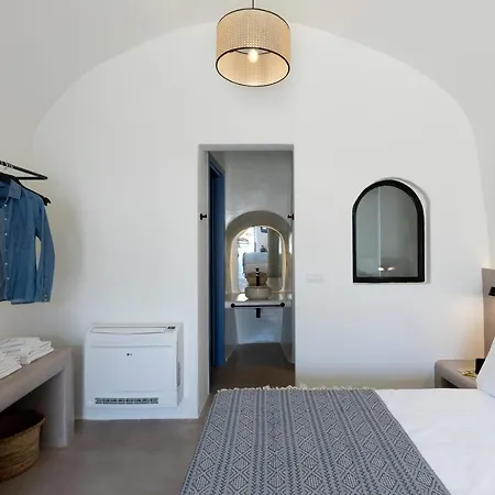 Acave Santorini *