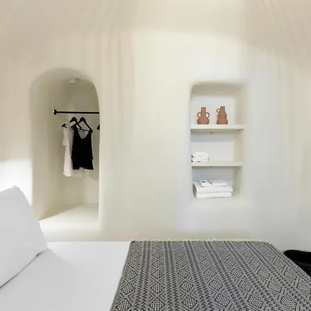 Acave Santorini *