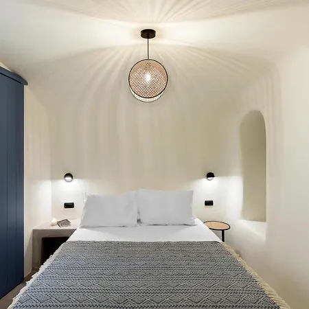 Acave Santorini *